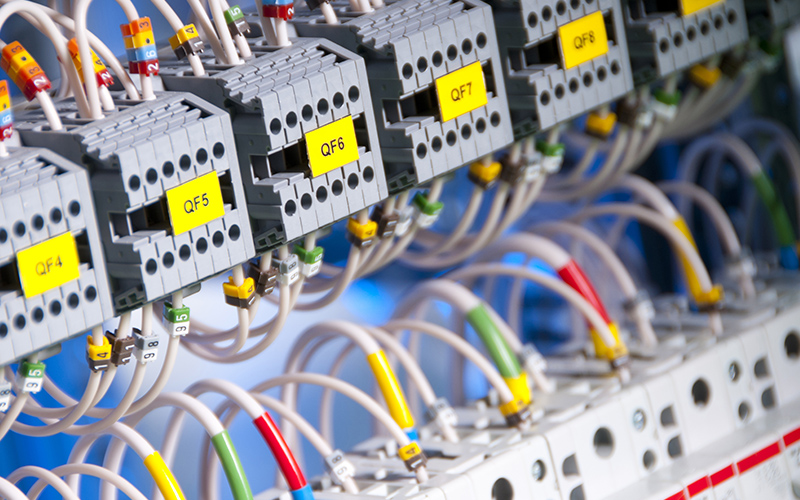 découvrez les normes électriques essentielles pour l'industrie, garantissant sécurité et conformité. informez-vous sur les standards en vigueur et leur impact sur la performance et la durabilité des installations électriques.