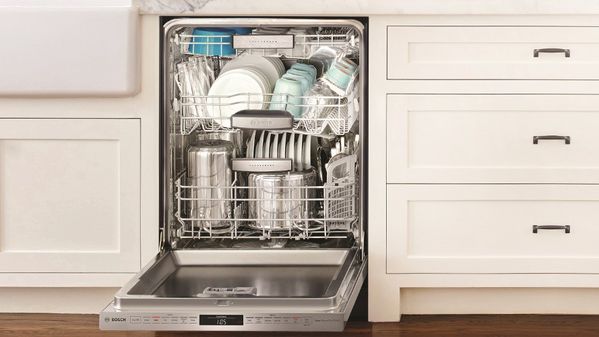 découvrez tout ce qu’il faut savoir sur la consommation d’eau et d’électricité d’un lave-vaisselle, et obtenez des conseils pour réduire vos factures tout en respectant l’environnement.